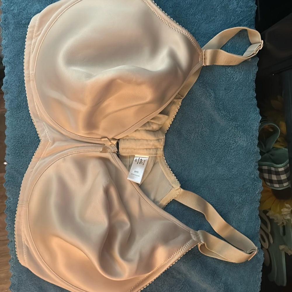 46F bra nude color back clip